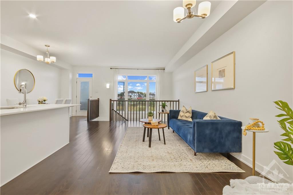 822 WOOLER Place