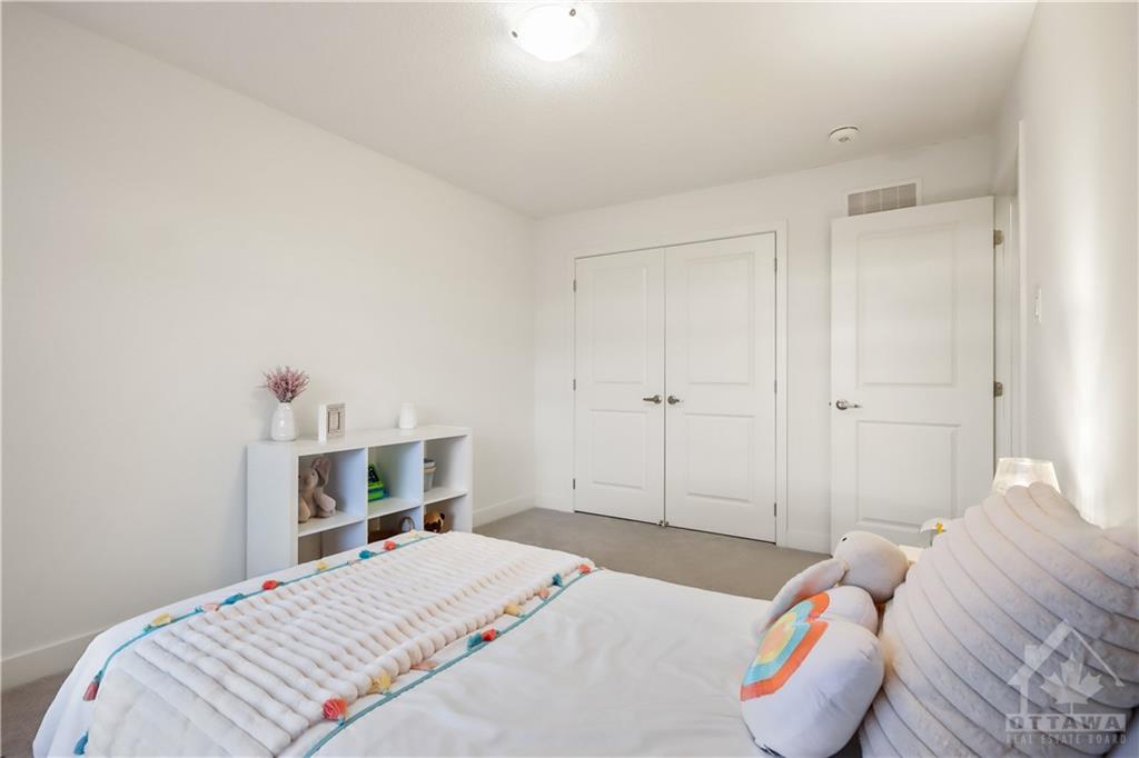 822 WOOLER Place