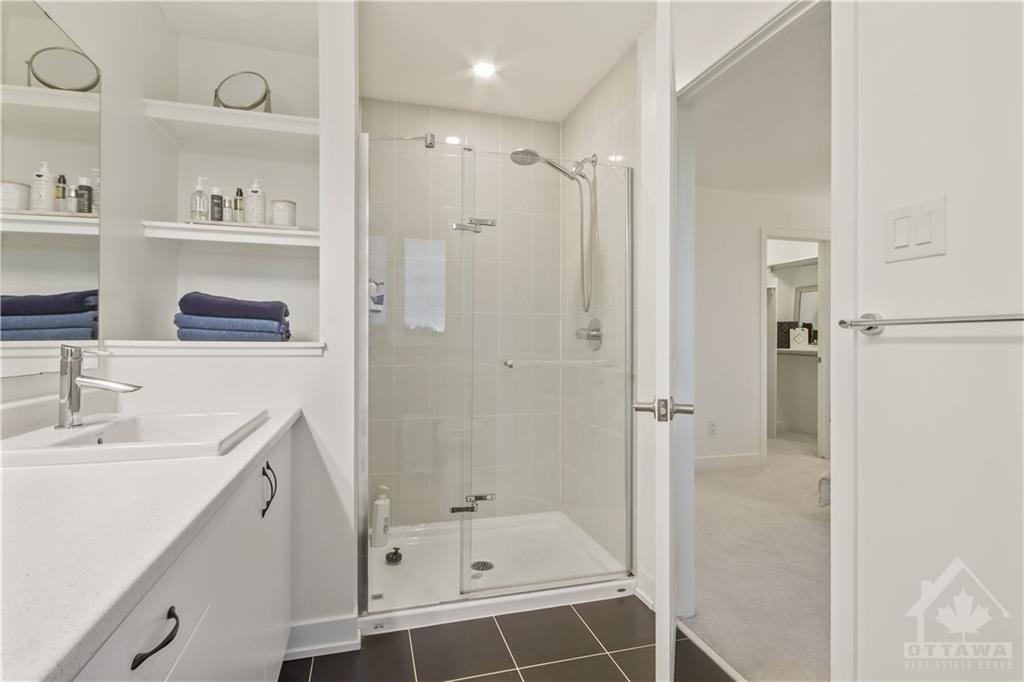 822 WOOLER Place