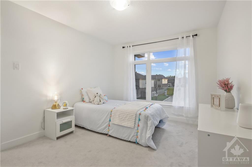822 WOOLER Place