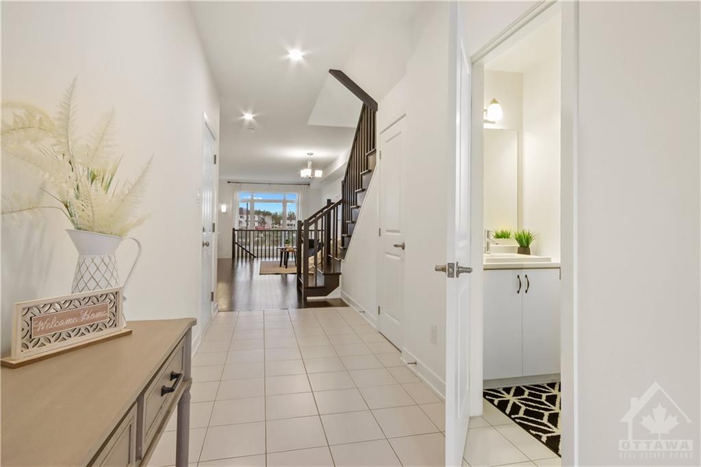 822 WOOLER Place