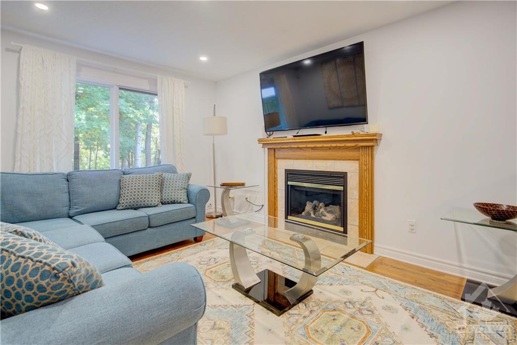 26 FIELDCREST Avenue