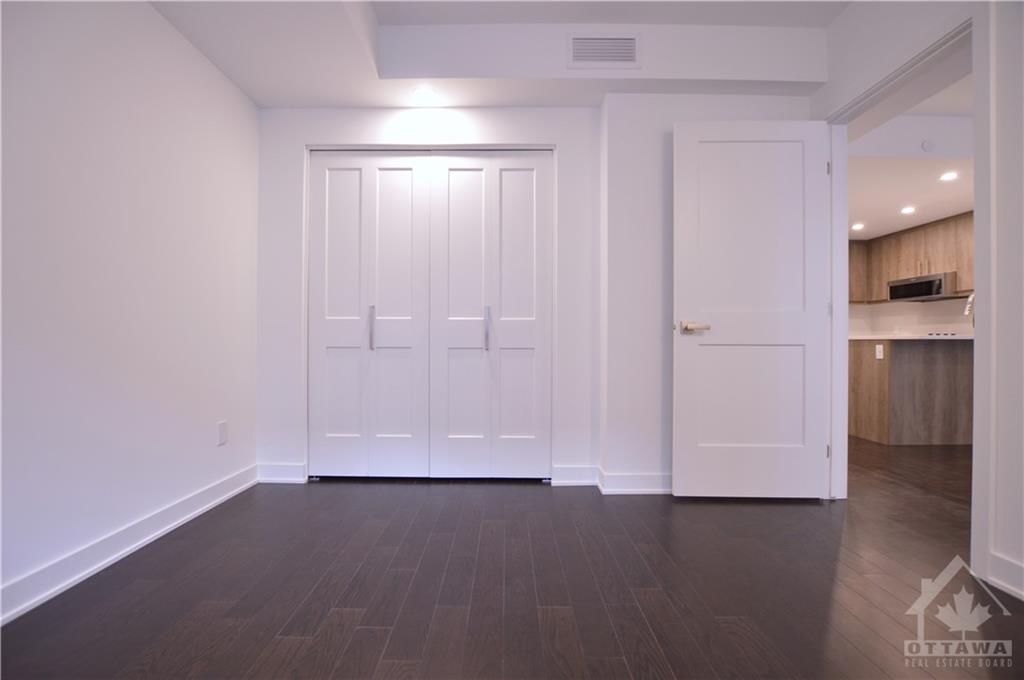 340 QUEEN Street, #709