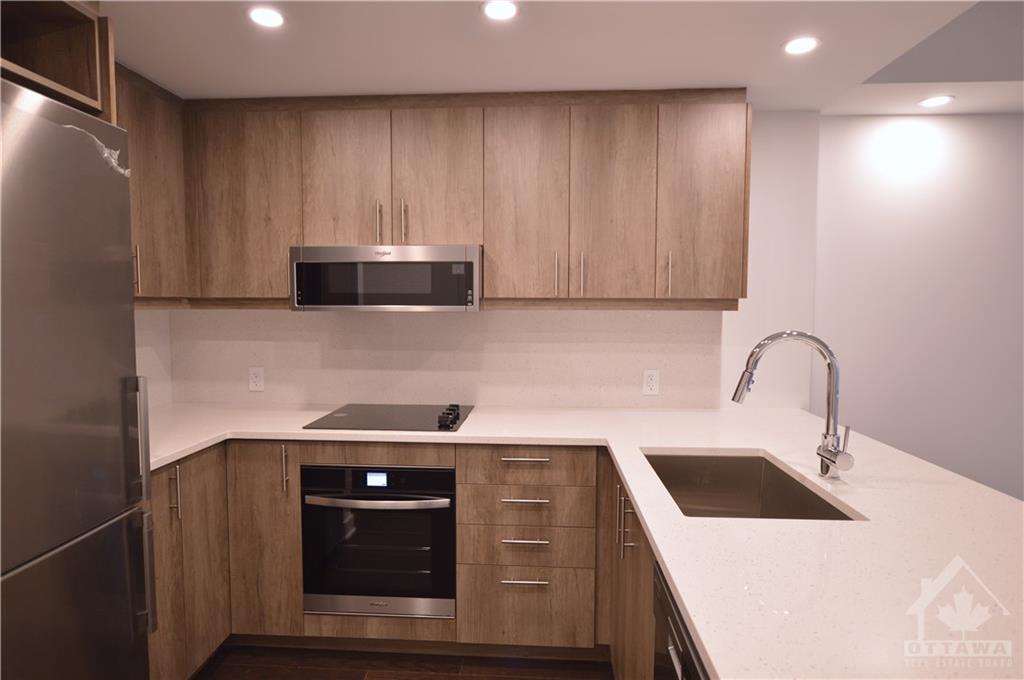 340 QUEEN Street, #709