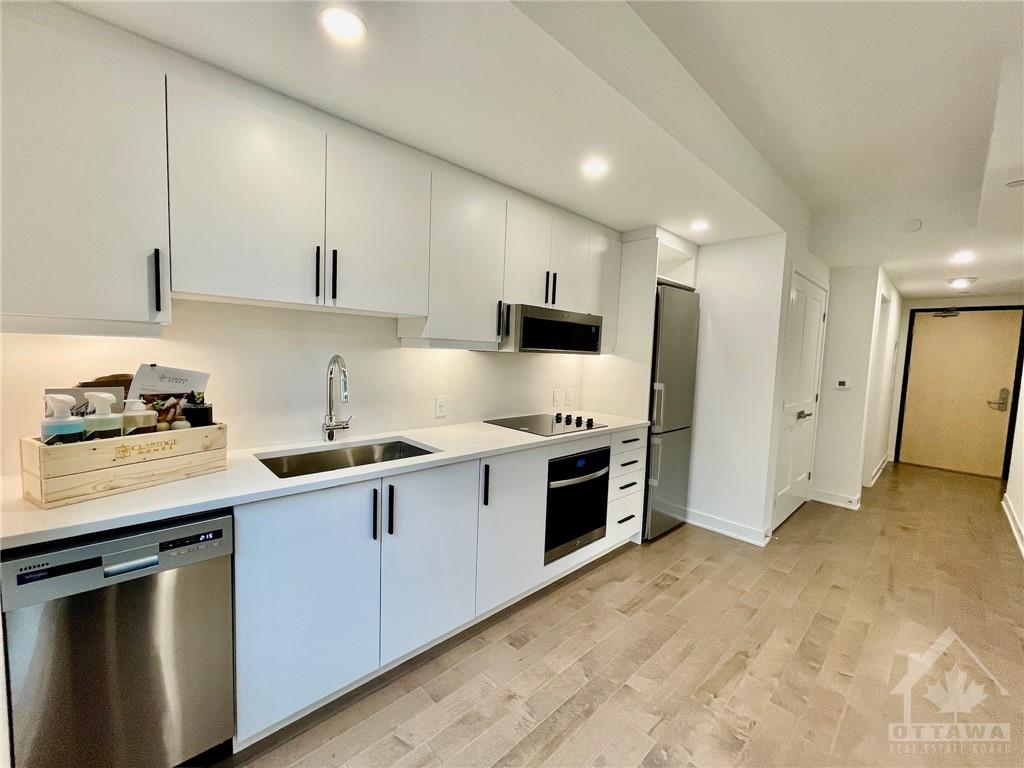 340 QUEEN Street, #708