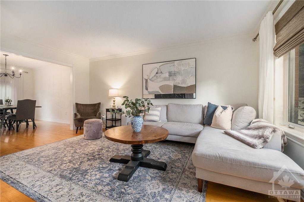 12 HERITAGE GROVE Crescent