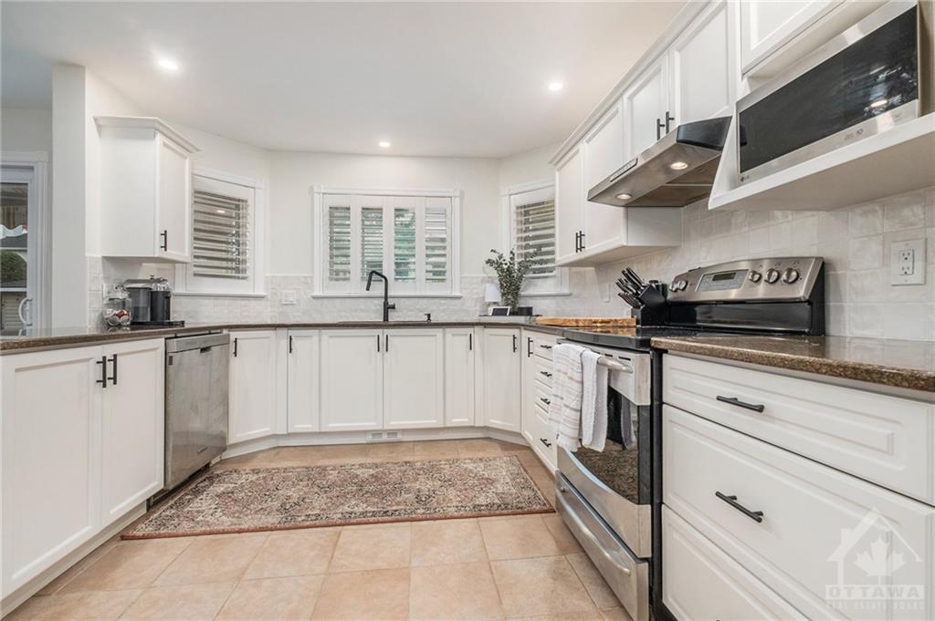 12 HERITAGE GROVE Crescent
