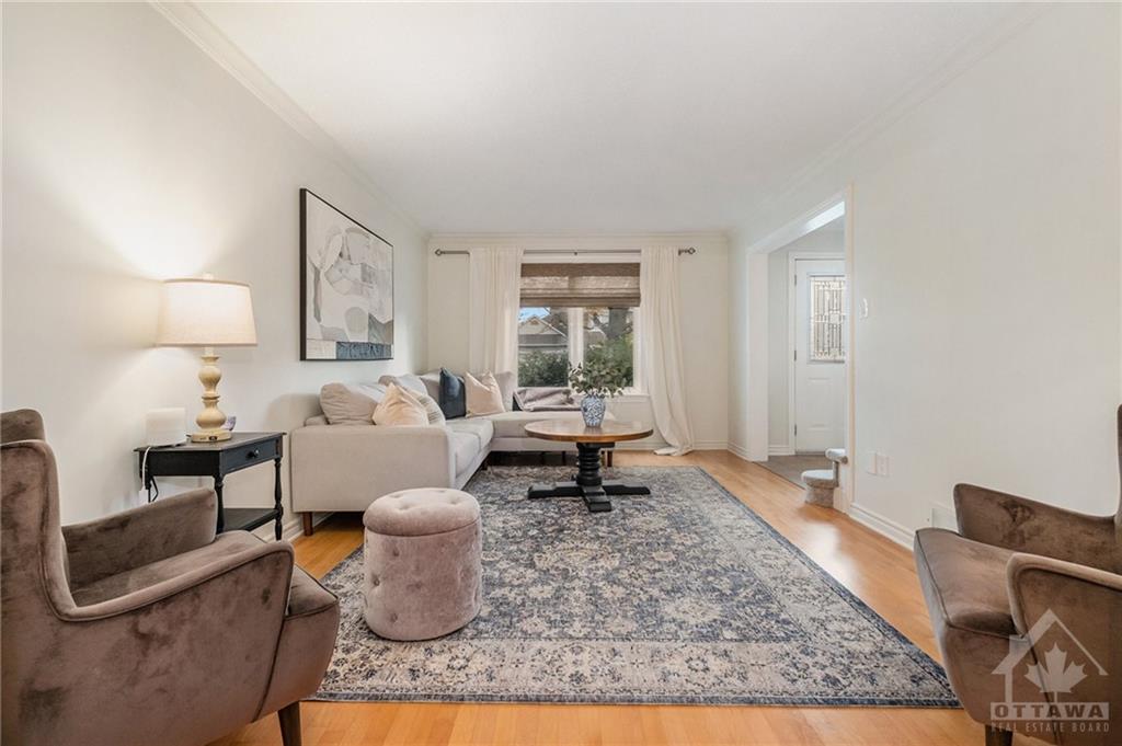12 HERITAGE GROVE Crescent