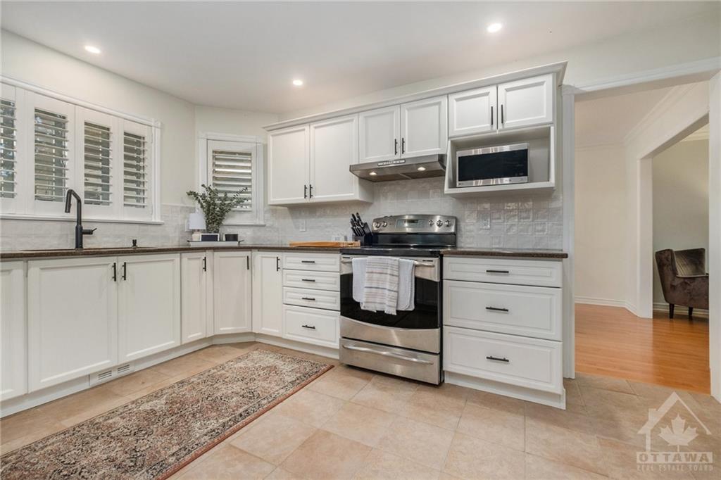 12 HERITAGE GROVE Crescent