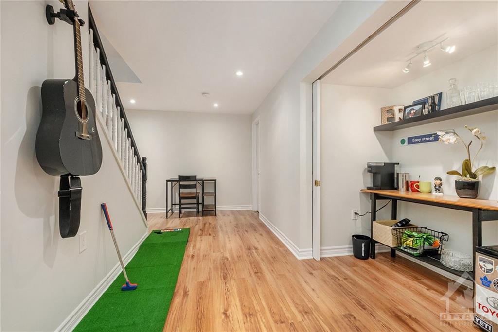 12 HERITAGE GROVE Crescent