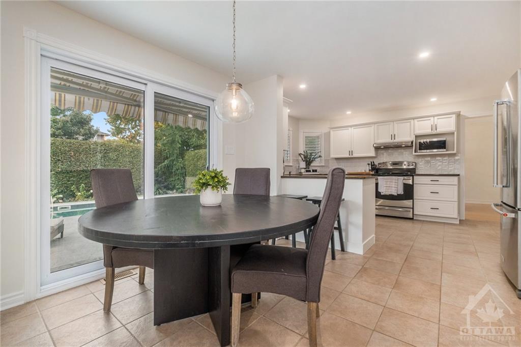 12 HERITAGE GROVE Crescent