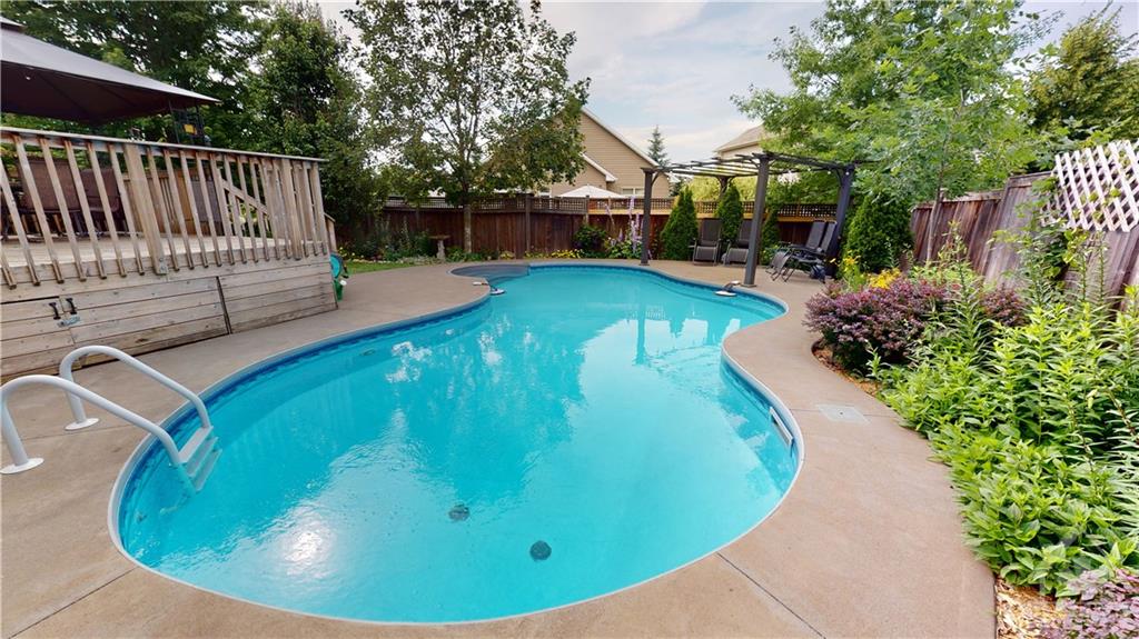 50 OSPREY Crescent