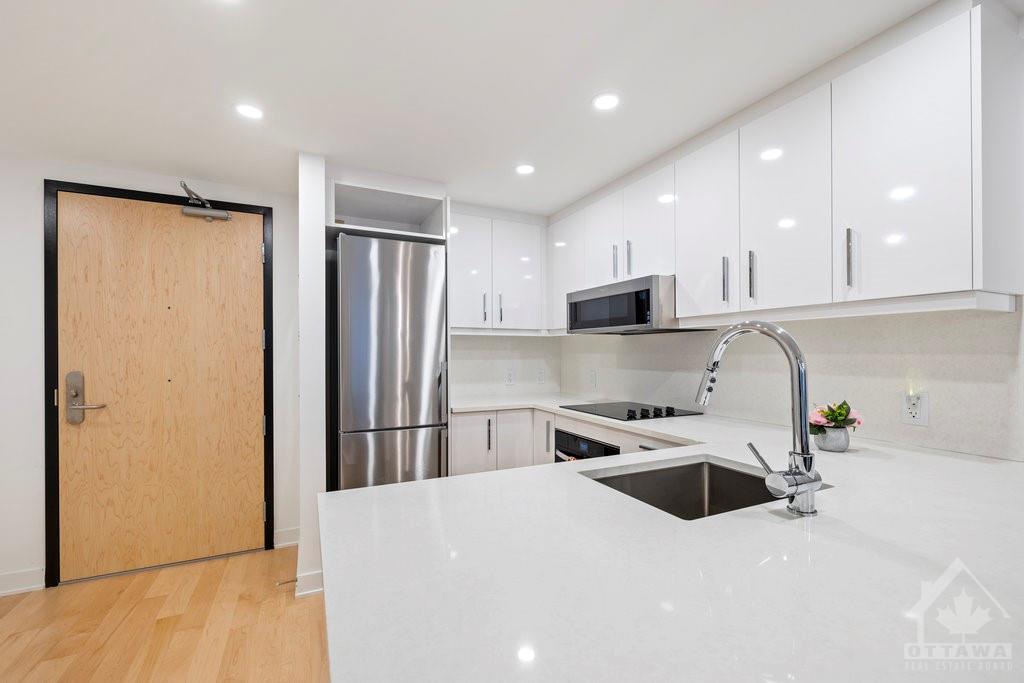 340 QUEEN Street, #604