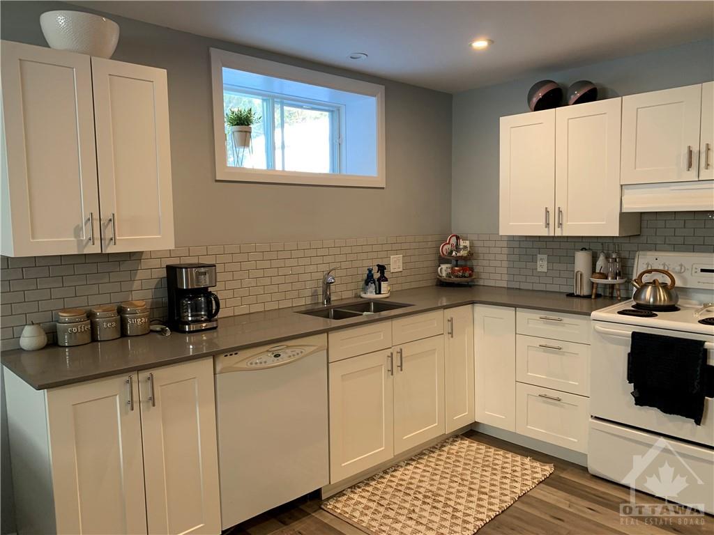 30 FRINGEWOOD Drive