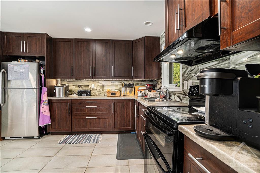 30 FRINGEWOOD Drive