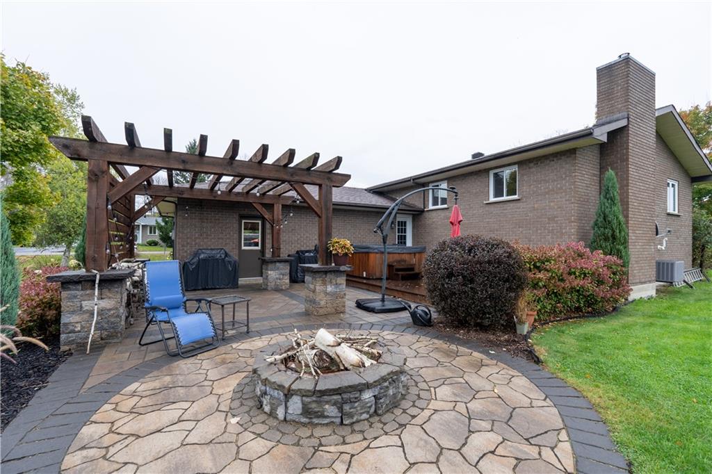 6612 WINE Crescent
