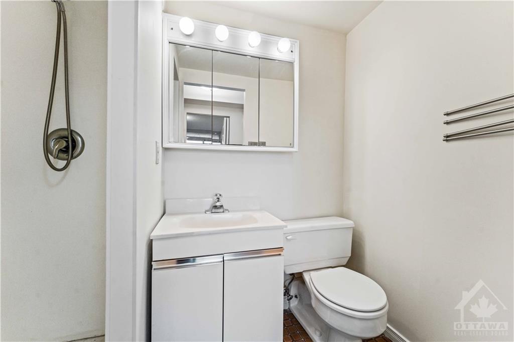 500 LAURIER Avenue, #1802
