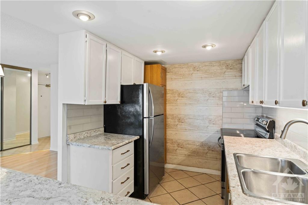 500 LAURIER Avenue, #1802