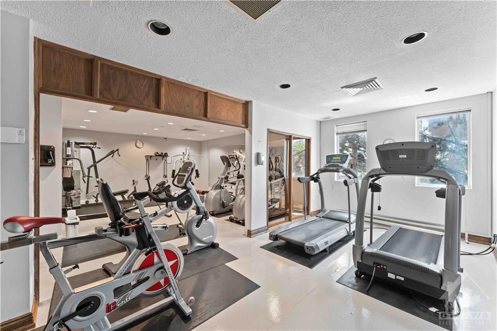 500 LAURIER Avenue, #1802
