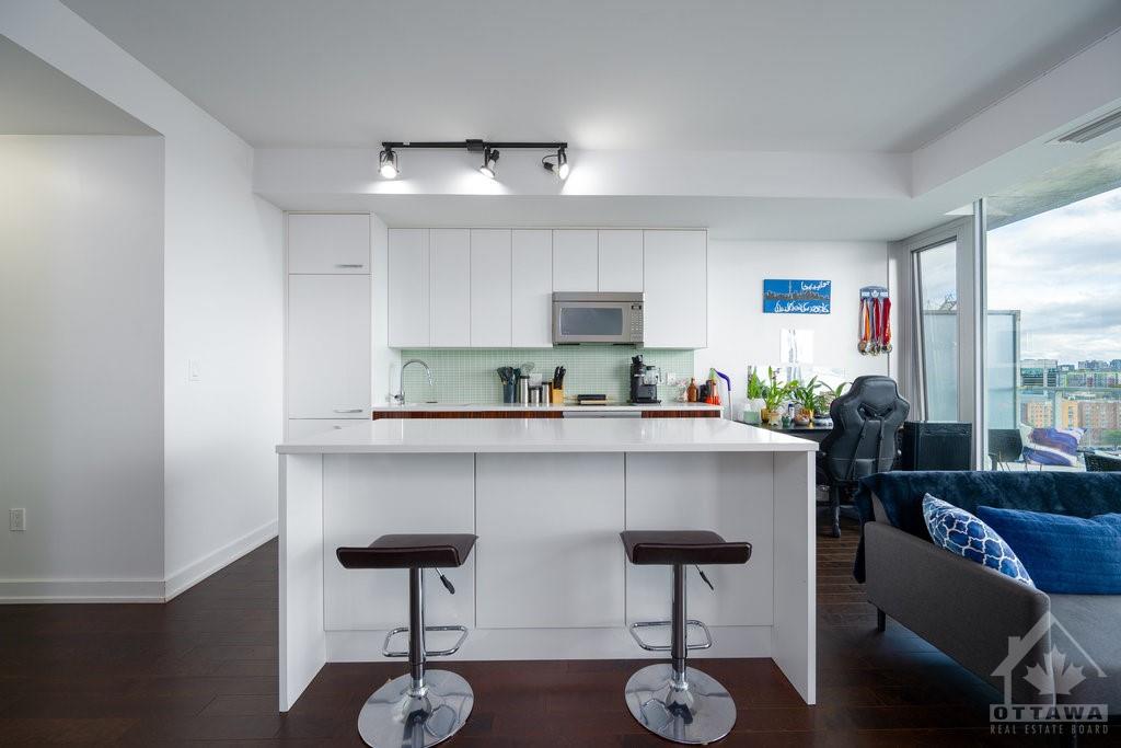 111 CHAMPAGNE Avenue, #1108