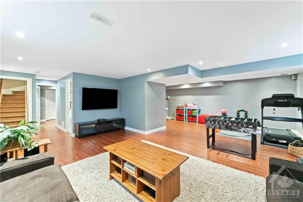 523 GOLDEN SEDGE Way