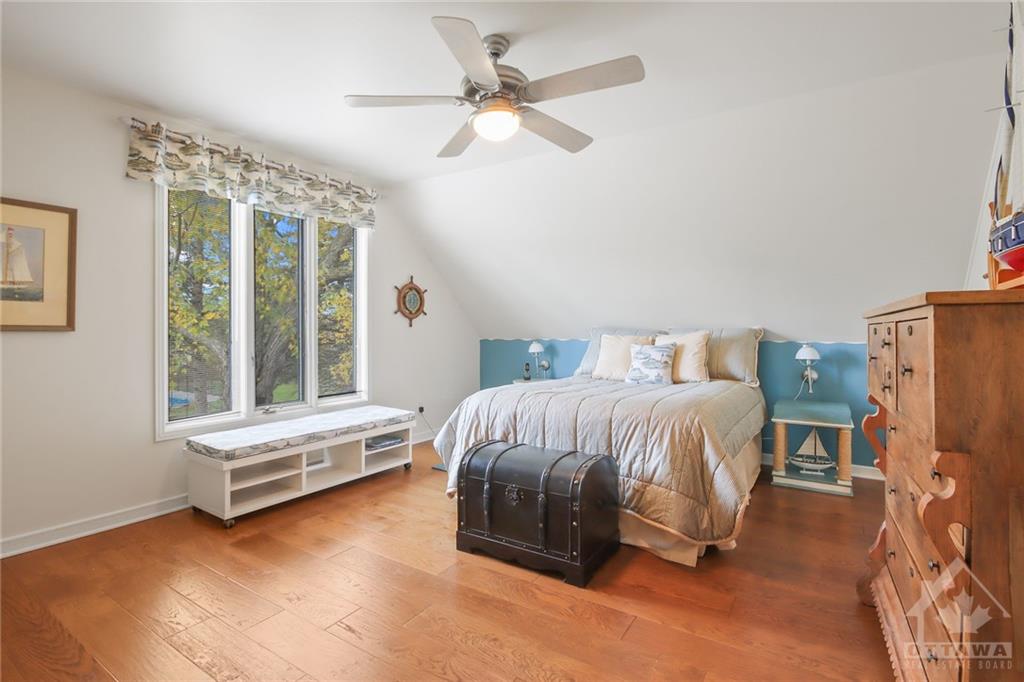 6005 RIDEAU VALLEY Drive