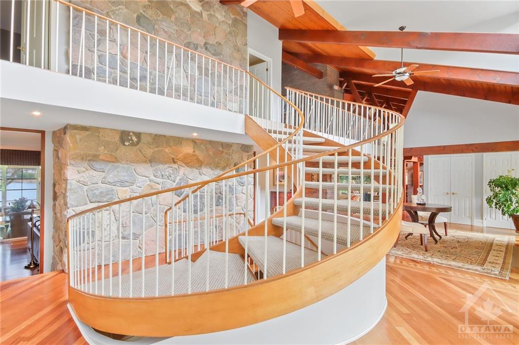 6005 RIDEAU VALLEY Drive