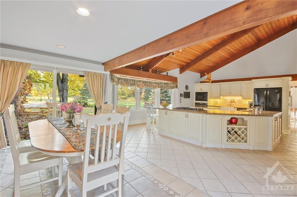 6005 RIDEAU VALLEY Drive