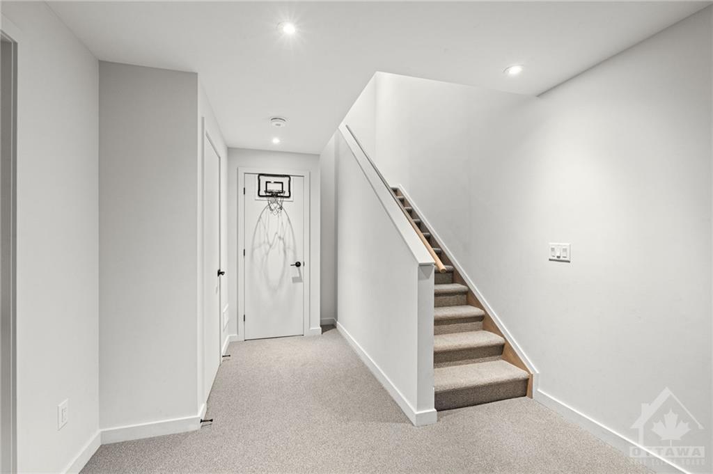 433 TRIDENT Mews