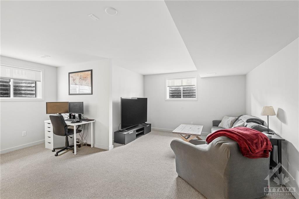 433 TRIDENT Mews