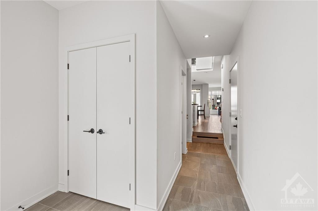 433 TRIDENT Mews