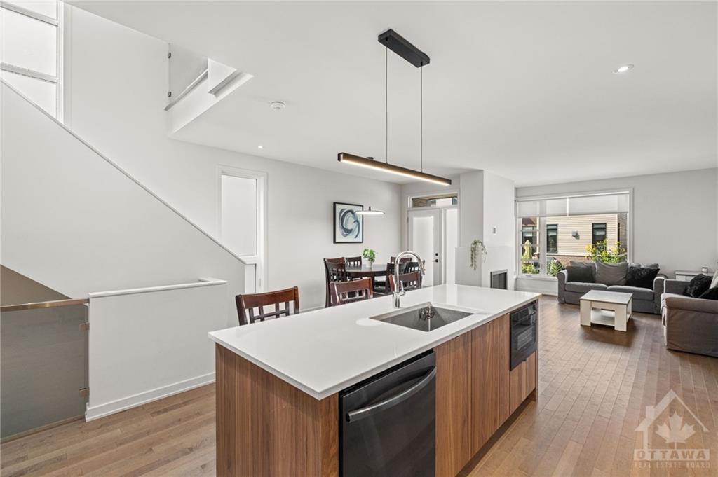 433 TRIDENT Mews