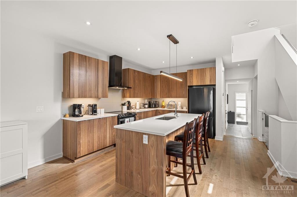 433 TRIDENT Mews