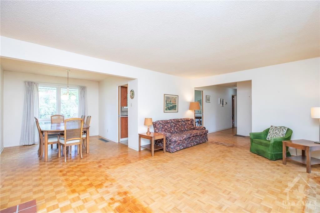 25 RIOPELLE Court