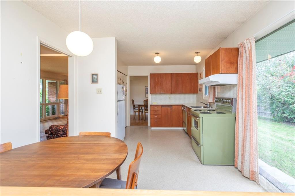 25 RIOPELLE Court