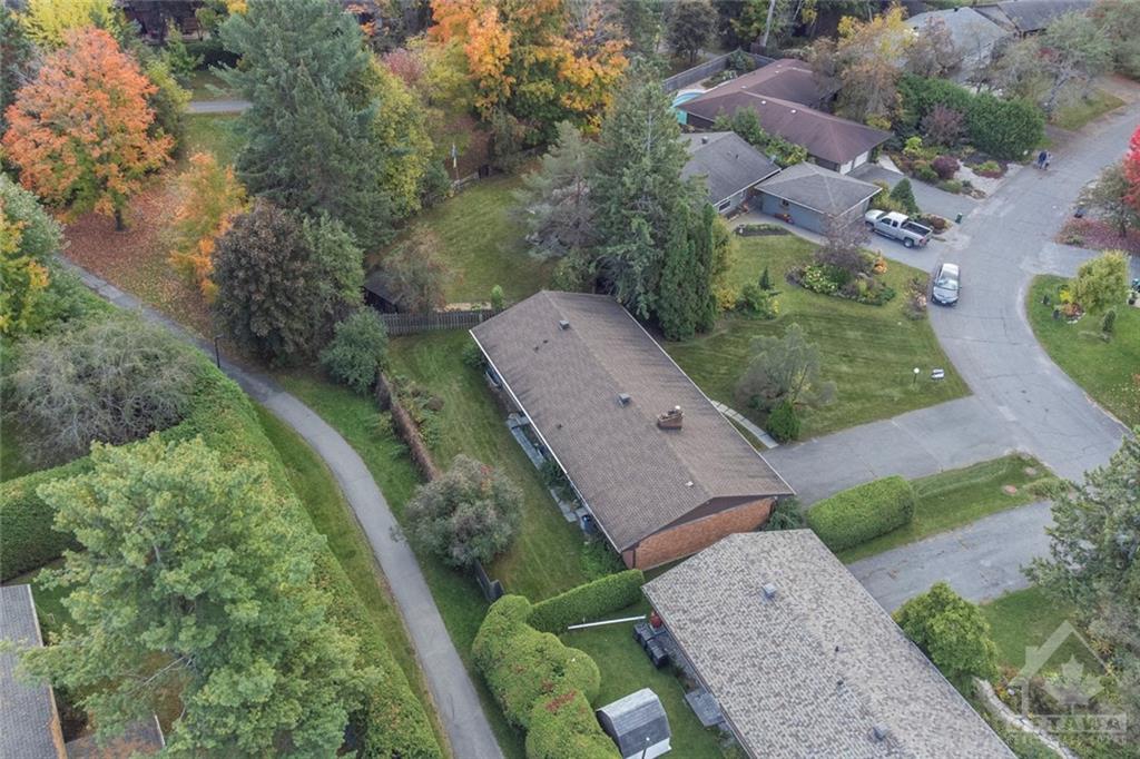 25 RIOPELLE Court