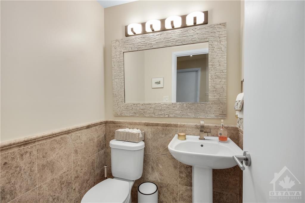 1035 BANK Street, #1702