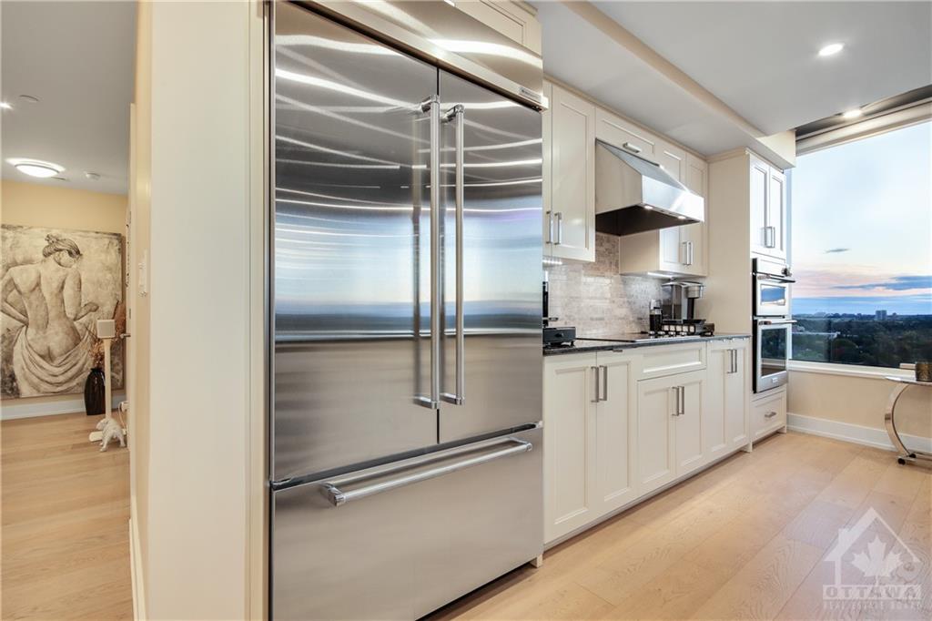 1035 BANK Street, #1702