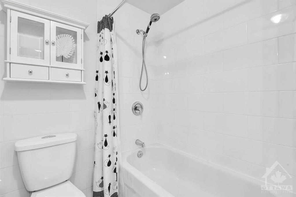 2 WOODVALE Green, #B