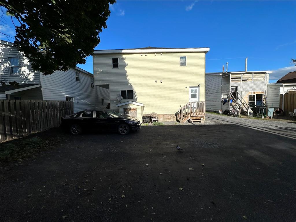221/223 LOUISA Street