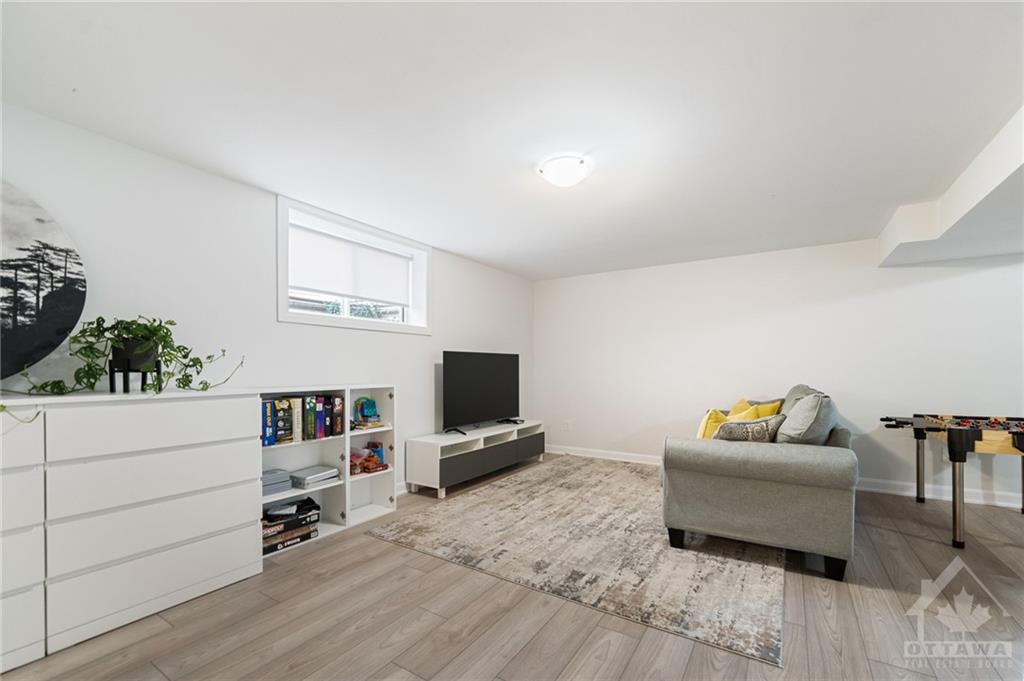 14 ERAMOSA Crescent