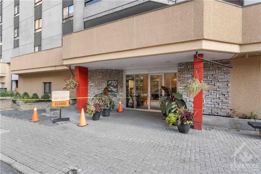 470 LAURIER Avenue W, #705