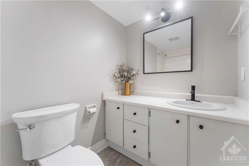 470 LAURIER Avenue W, #705