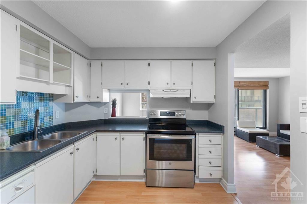 470 LAURIER Avenue W, #705