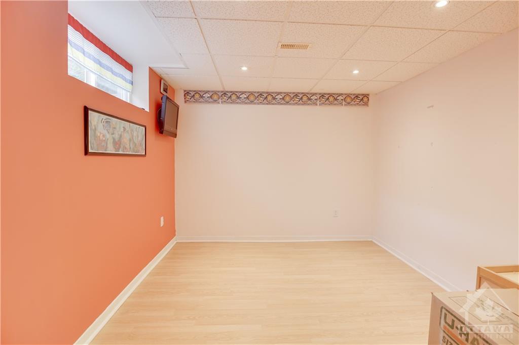 1 NORGOLD Crescent