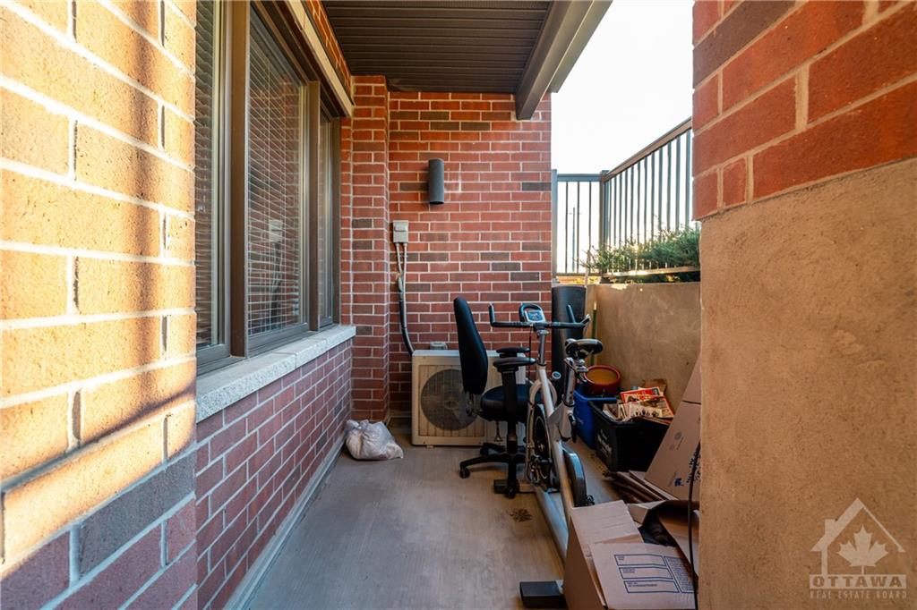 371 HALIBURTON Heights, #F
