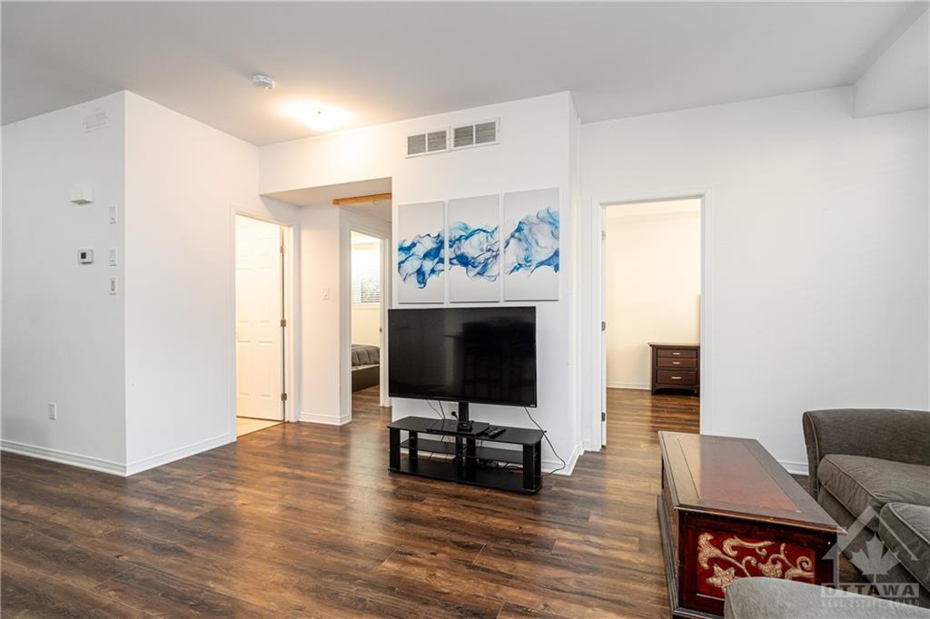 371 HALIBURTON Heights, #F