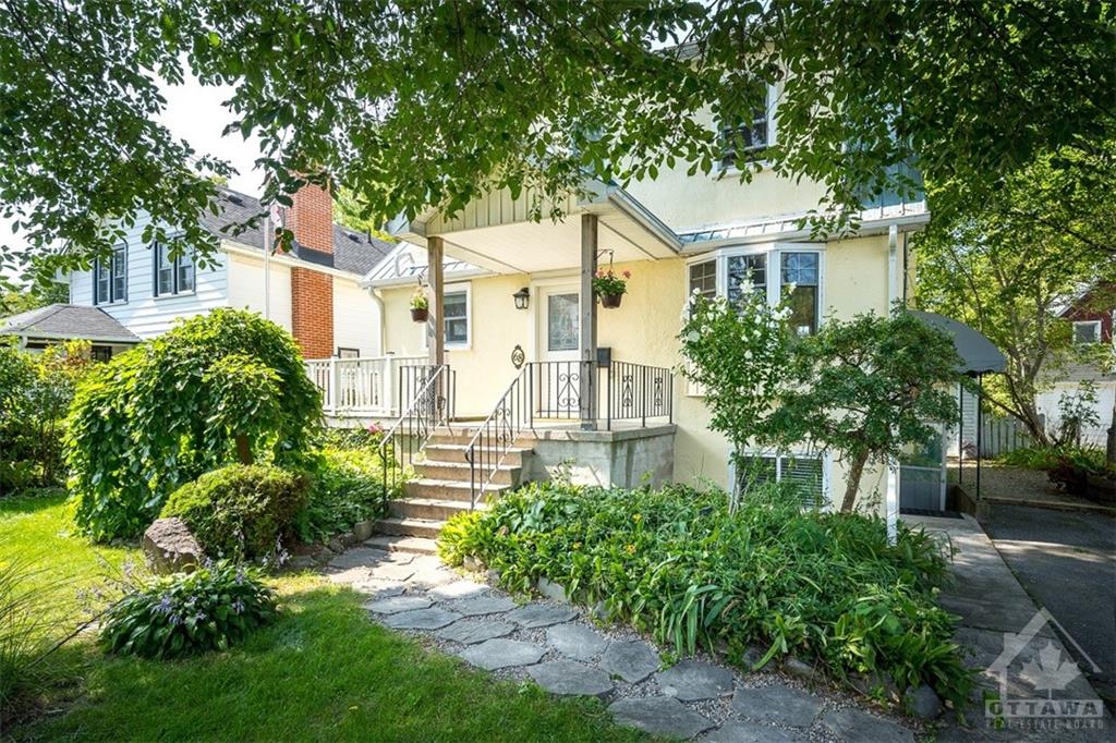 68 MOWAT Avenue