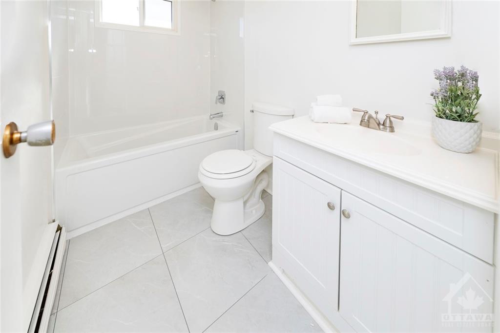 328 AMIENS Street