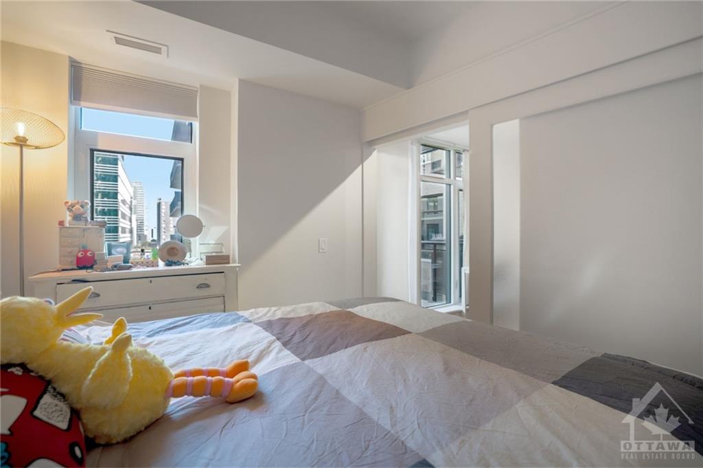 245 KENT Street, #707